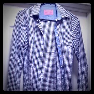 Long sleeve button down business shirt
